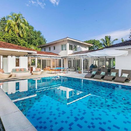 Hamptons Charm By Stayvista Luxury 5Br With Pool, Lawn & Table Tennis Алибаг Экстерьер фото