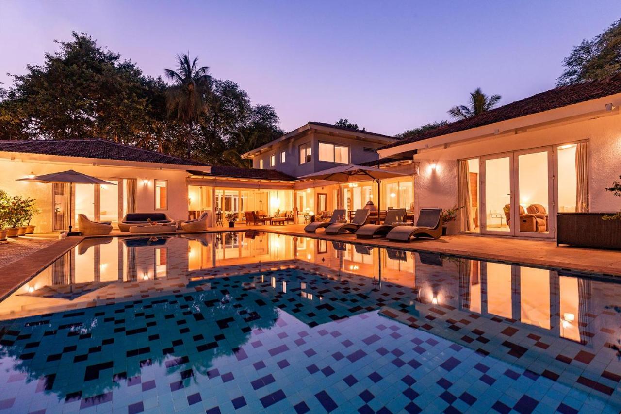 Hamptons Charm By Stayvista Luxury 5Br With Pool, Lawn & Table Tennis Алибаг Экстерьер фото